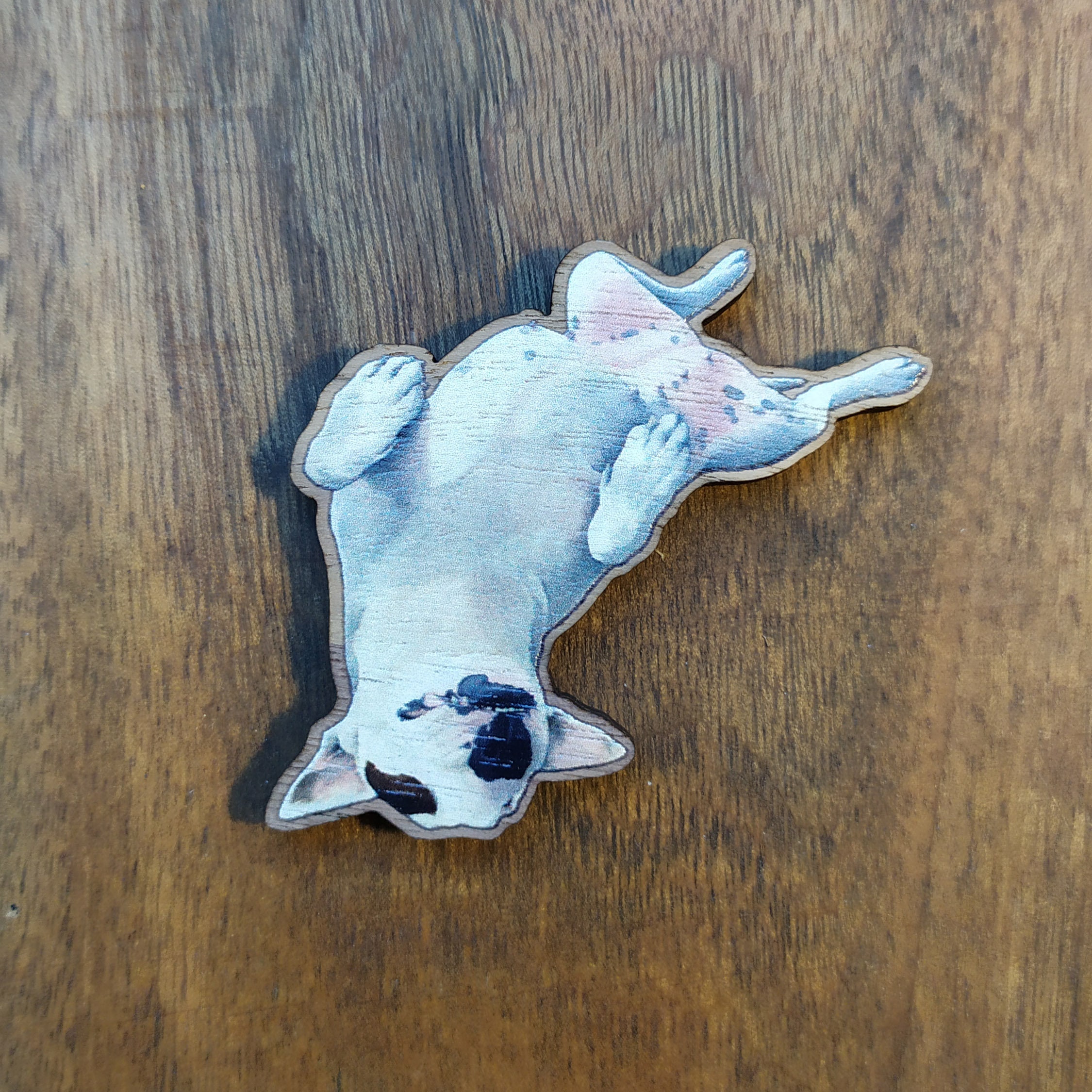 Magnet ou Aimant Bull Terrier Anglais Blanc Étalé Par Terre à L'aquarelle Imprimé sur Bois