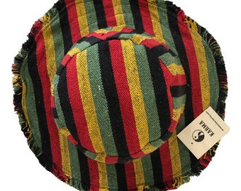 Heldere rasta gestreepte gerafelde katoenen zonnehoed brede vormbare draadrand opvouwbaar gevoerd kleurrijk rood groen geel boho hippie zomer mannen vrouwen