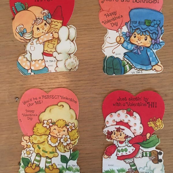 Vintage Strawberry Shortcake valentine cards with envelopes