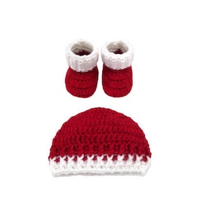 Crochet Santa hat and baby booties / baby socks / baby slippers / baby shoes / crochet newborn baby booties / Christmas gift / photo prop