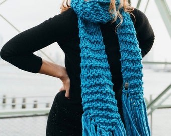 Scarf V with Fringe | Cian | Hand Knitted | 100% Merino Wool