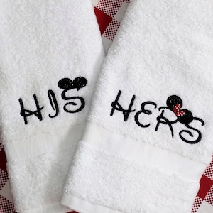 Disney's Minnie Mouse Hand Towel