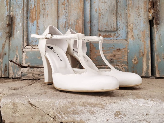 Ivory GIrls Satin Block Heel Sandals with Mini Rhinestones Embellished  Ankle Strap - Flower Girls Sandals, Girls Heels