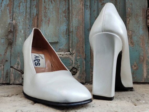 Vintage 90's off white square toe high heel pumps… - image 6