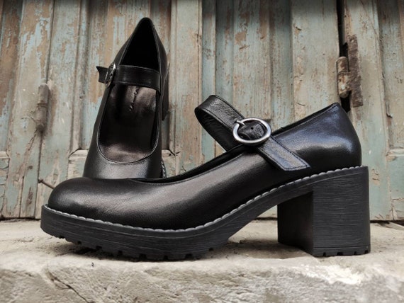 Glossy Black Mary Jane Heels / 90s Mary Janes sz 8 | Mary jane pump shoes,  Black mary jane heels, Fairy shoes