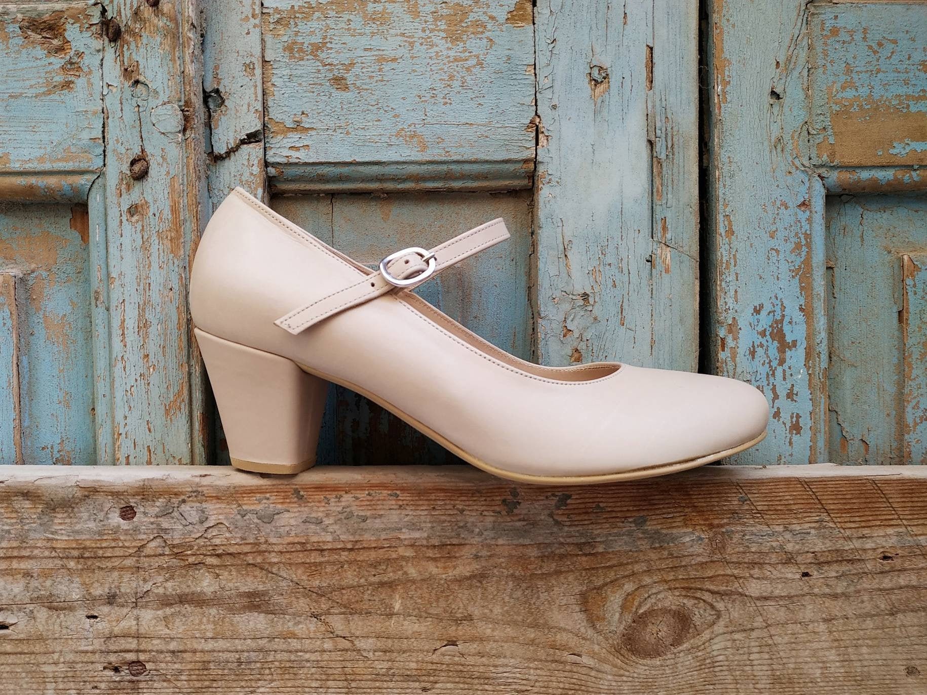 beige pumps mid heel