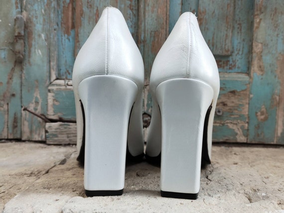 Vintage 90's off white square toe high heel pumps… - image 5