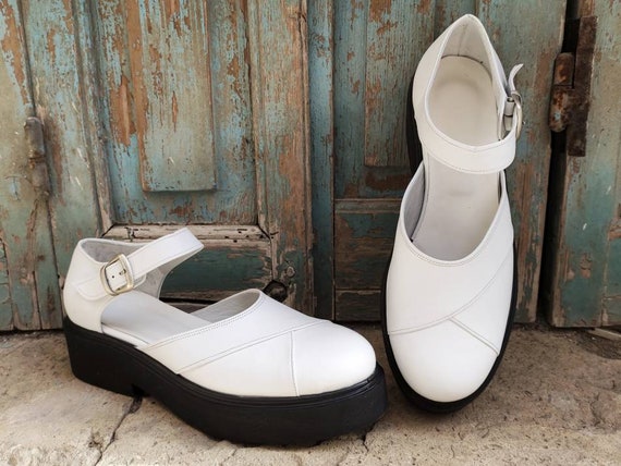chunky mary jane platform shoes