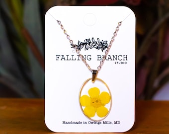 Real Buttercup Flower Necklace - Dainty Minimalist Boho Jewelry for Nature Lovers - Handmade Pressed Flower Pendant - Unique Gift for Women