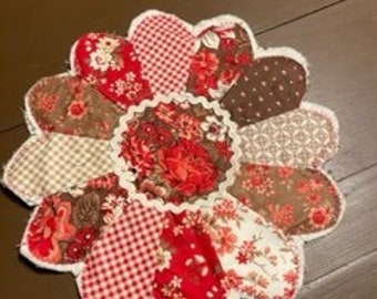 Sottopentola a fiori patchwork fatto a mano con presina