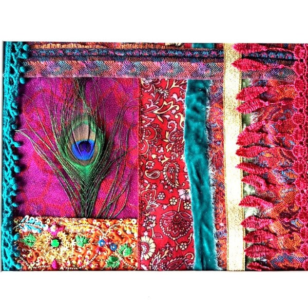 Composition 15, tableau en tissus et plume de paon, upcycling, création artisanale, composition textile, pièce unique
