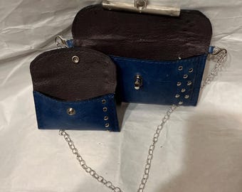 Bolsa transversal/ 2 peças em couro azul