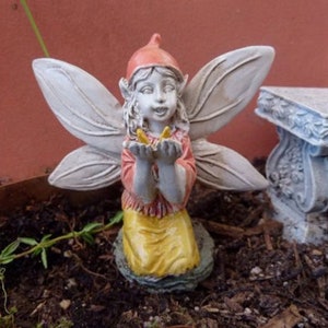 Miniature Garden Kneeling Fairy Ellette with butterfly, Height 2 inches