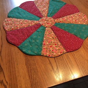 Holiday table round table runner