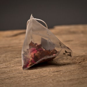 Blueberry Oolong Pyramid Teabags - Fruit Tea - Unusual - Tea Gift