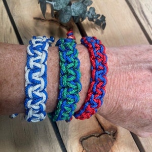 Sports Color Paracord Bracelet: Sliding Knot Gift