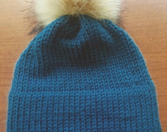 Gorro de punto de doble ala azulado