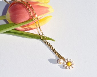 Daisy necklace with freshwater pearl | VRNQ