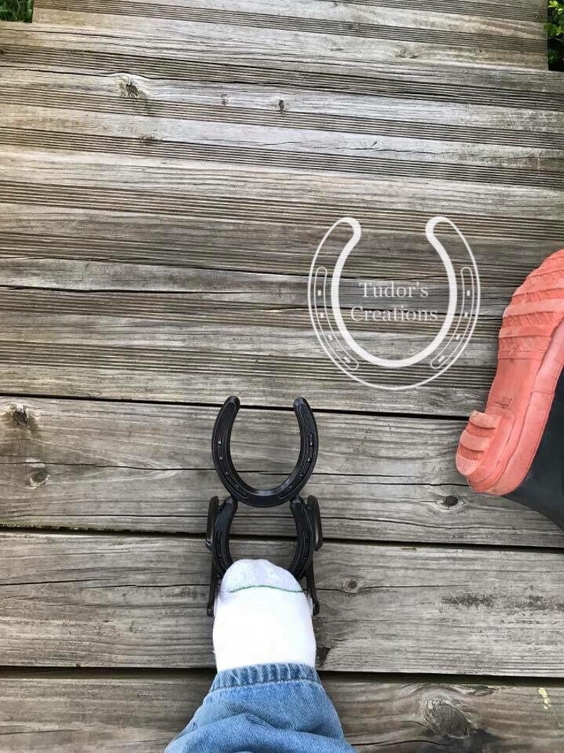 horseshoe boot puller