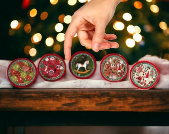 Miniature Christmas Ceramic Plates Set : Dollhouse Festive Holiday Kitchen Decorating