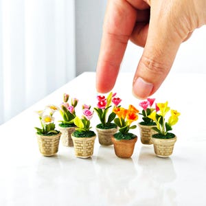 Miniature Flower Pot with Polymer Clay Tiny Flowers – 1:12 Scale Ceramic Planter for Dollhouse Decorating, Fairygarden, Tiny Roses
