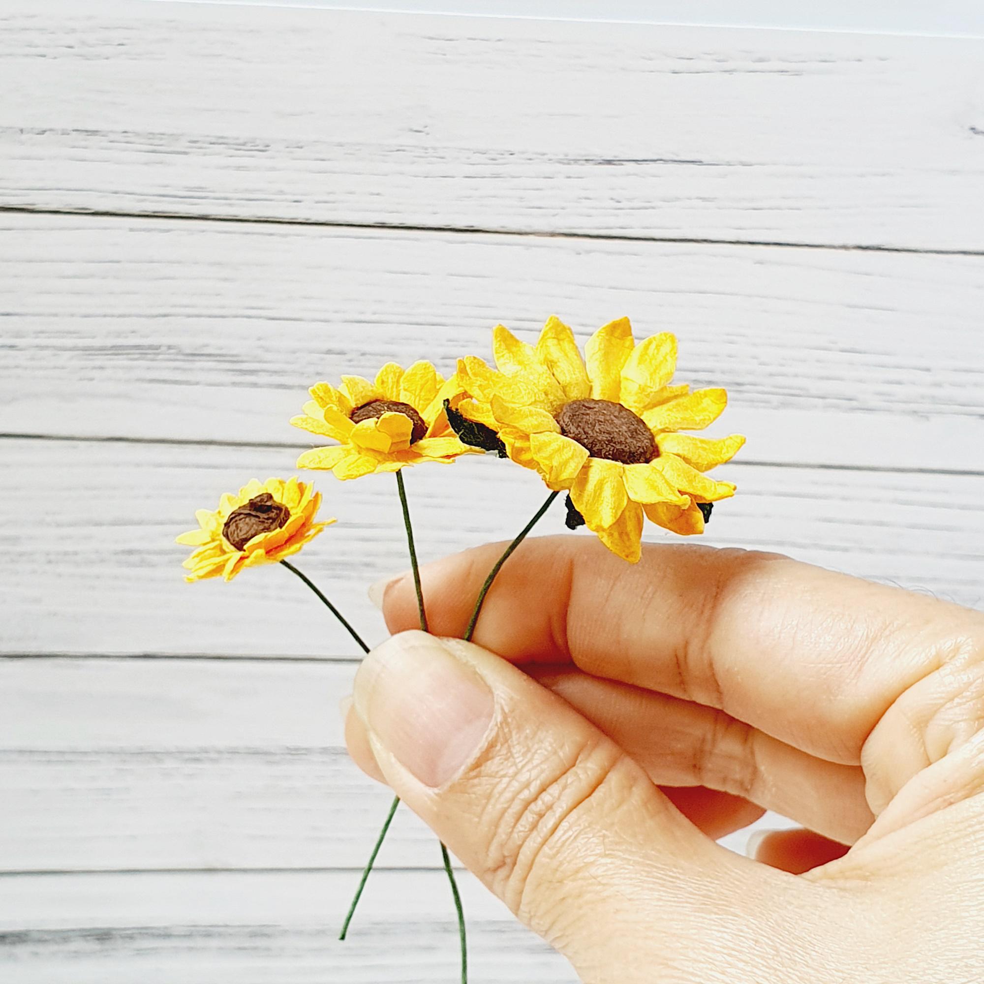 50 Stück Handgefertigte Maulbeerpapier-Blätter – Sonnenblumen-Design, 70 X 50 Mm (für Scrapbooking)