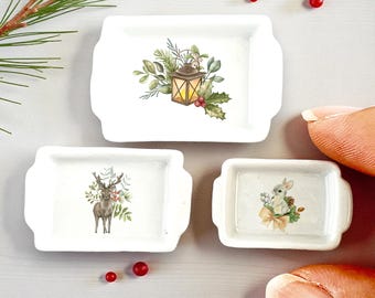 Juego de bandejas navideñas de cerámica en miniatura: Regalos para casa de muñecas, decoración festiva para la cocina