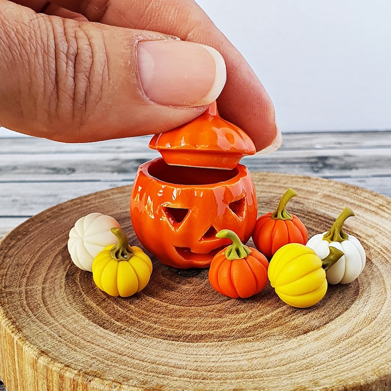 Set 7 Mini Halloween Pumpkins Decoration Miniatures Ceramic Pot Tiny House Fairy Garden Ornament Halloween Decoration Gifts ideas 