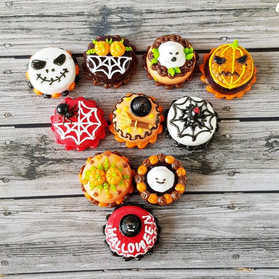 10 Miniatures Halloween Cupcakes with Pumpkin Dollhouse Miniatures Food Bakery