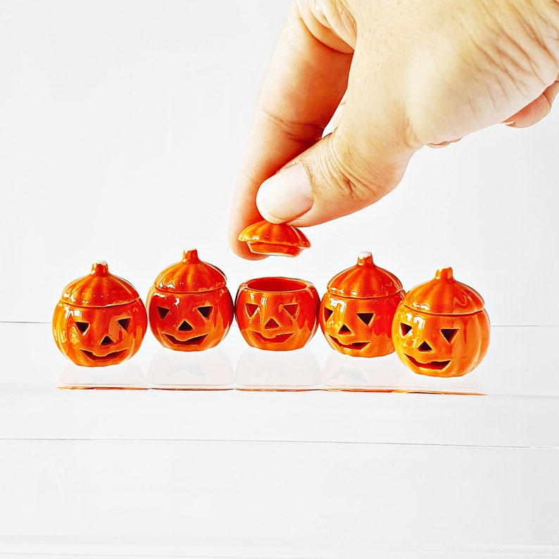 Set 5 Pcs. Handmade Ceramic Pumpkin Pots ,Tiny house Miniatures ,Halloween Decoration ,Jack O Lanterns ,book nook ,shadow box ,Gifts ideas 