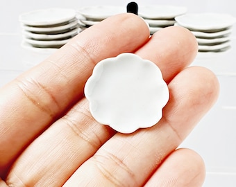 Miniature Ceramic Scallop Plates - Decorative Dollhouse Kitchen Dinnerware (Set of 10)