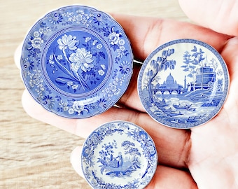 Blue Willow Miniatures Ceramic Plates : Vintage Dollhouse Wall Plates Kitchen Decor