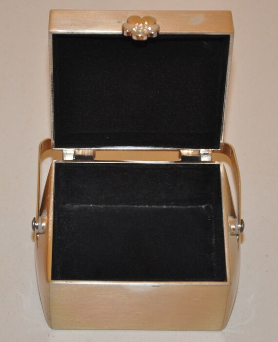 Vintage Things Remembered Gold Metal Keepsake Box Gem