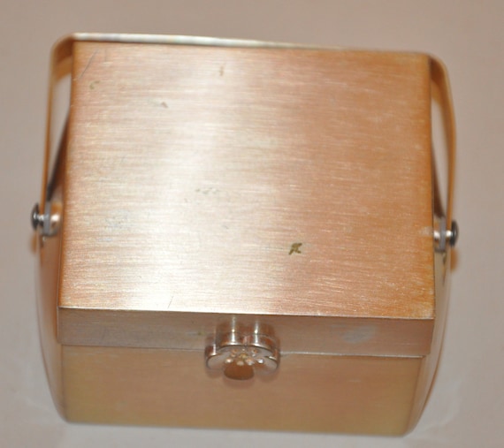 Vintage Things Remembered Gold Metal Keepsake Box Gem