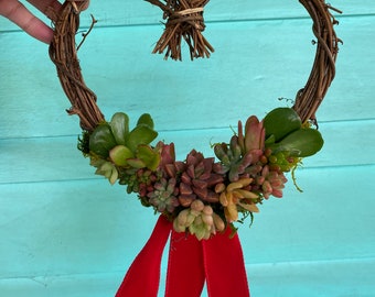 Hanging Natural BineHeart Succulent Wreath