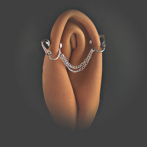Clitoral Jewellery , Faux piercing with  chains Non Piercing Clit Clip Adult fun sex toys
