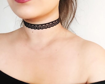 Black lace choker deals