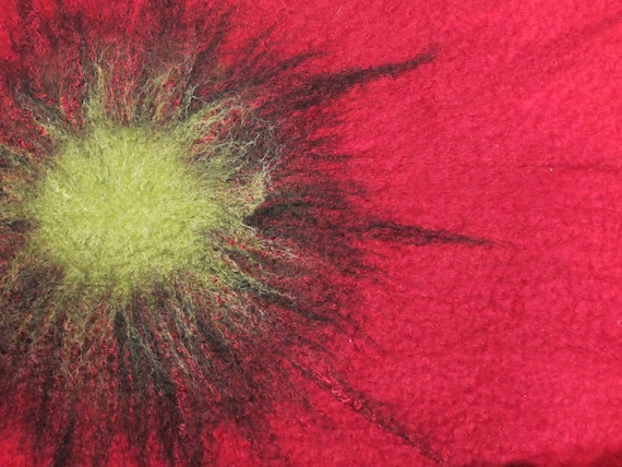 Filzdecke, Mohnblume, Altardecke, Blüte, Kreismitte, Tischdeko, Wanddeko, Ritualdecke, Zubehör für Gruppenleiter, Singkreisleiter, Therapeut