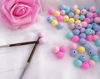 Set of 2 lucky random colours of knitting needles minders, point protectors, needles stoppers, circular needles cap, tip protector.