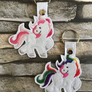 Einhorn Schlüsselanhänger, Maschine Stickerei, Einhorn, Schlüsselanhänger, Schlüsselanhänger, Schlüsselanhänger, 4 x 4 Reifen, ITH, im Reifen,