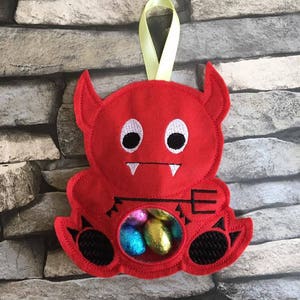 Design di ricamo a macchina, Devil, Treat bag, money bag, nel cerchio, ITH, 5 x 7, Halloween, portaccole