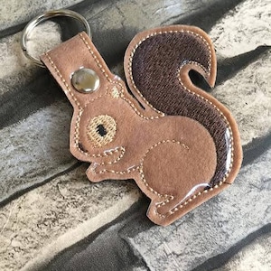 Squirrel key fob, machine embrodiery design, ITH, in the hoop, 4x4, keyring, key ring, fob, squirrel