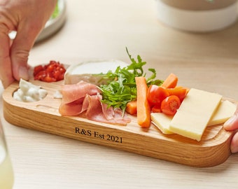 Personalisierte Servierbrett aus massiver Eiche, Charcuterie Platte mit Gravur