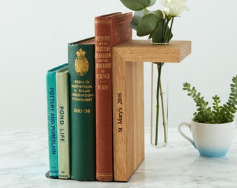 Solid Oak Personalizado Bookend / Regalo de gusano de biblioteca / Regalos académicos / Regalo amante del libro / Regalo de graduación / Bookends / Titular del libro de regalo de lectura