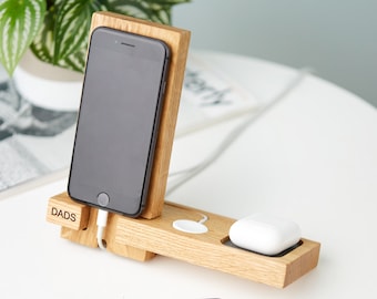 Supporto di ricarica personalizzato per iPhone, Airpods e orologi Apple / Docking station personalizzata per accessori Apple / Regalo per lui / Regali per lei