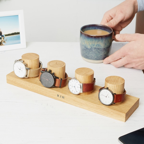 Expositor de relojes de roble personalizado para cuatro relojes, regalo grabado para él