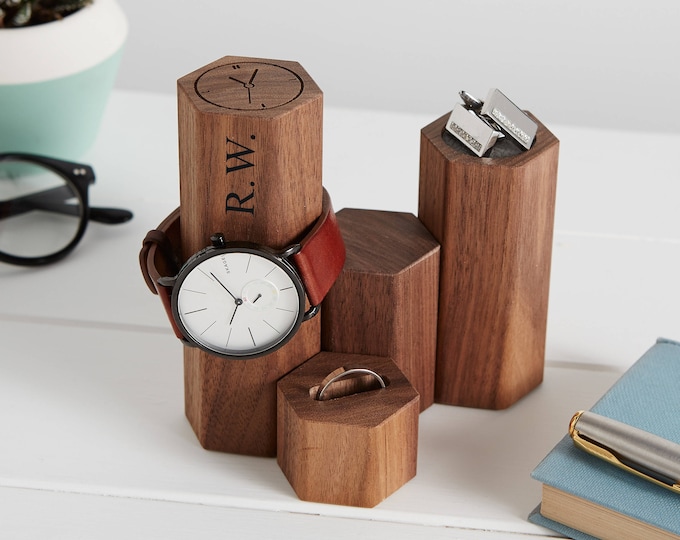 Support à bijoux hexagonal personnalisé pour hommes / présentoir pour montres / cadeau d'anniversaire / cadeau pour papa / cadeaux pour lui / support pour montre en bois / cadeaux pour garçons d'honneur