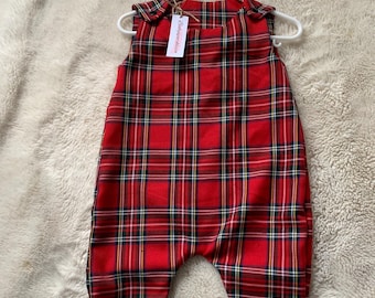 unisex babysparkdräkt med tartanmönster, Royal Stewart tartan, rutig babysparkdräkt, röd tartansparkdräkt,