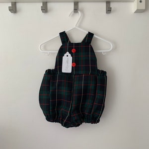 Pelele de bebé a cuadros verdes: traje de boda unisex