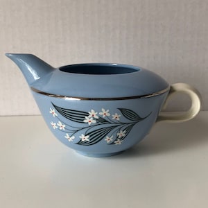 Homer Laughlin Sky Tone Creamer